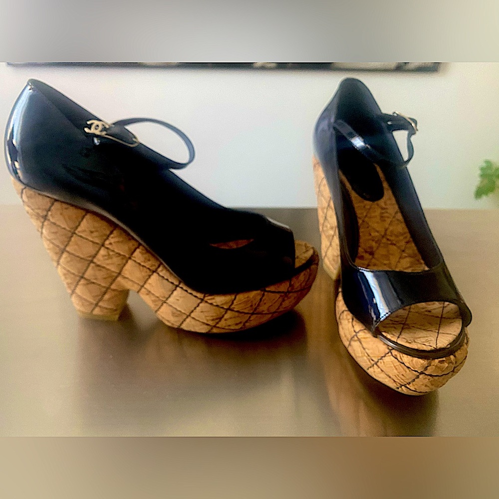 CHANEL Cork Platform Sandals, size 38, Navy Patent Leather, New in original box
